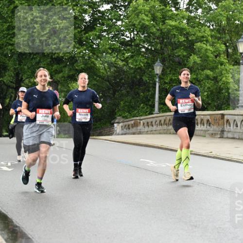 14.06.2026 - REWE Women's Run Dr. Thomas Lammeyer http://msf.ph/oto/9770067 14.06.2026 09:47:14 Laufen 0524, 10900, 10968, 444, 4444 meine-sportfotos.de