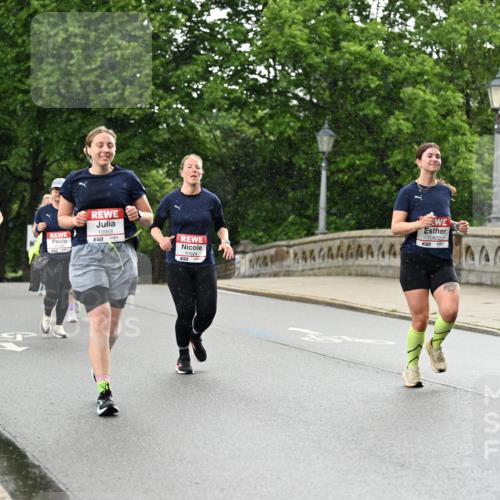14.06.2026 - REWE Women's Run Dr. Thomas Lammeyer http://msf.ph/oto/9770072 14.06.2026 09:47:15 Laufen 10968, 7, 10524, 6464 meine-sportfotos.de