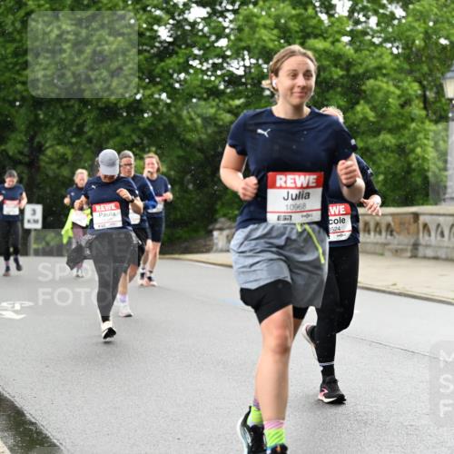 14.06.2026 - REWE Women's Run Dr. Thomas Lammeyer http://msf.ph/oto/9770098 14.06.2026 09:47:16 Laufen 10968, 57, 0524 meine-sportfotos.de