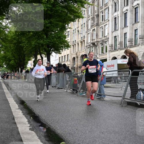 14.06.2026 - REWE Women's Run J. Mangold http://msf.ph/oto/9770099 14.06.2026 09:54:52 Ziel 10154, 10343, 10352, 10526, 10997, 11056, 11238, 11335 meine-sportfotos.de