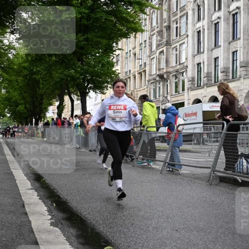 14.06.2026 - REWE Women's Run J. Mangold http://msf.ph/oto/9770108 14.06.2026 09:54:53 Ziel 10154, 10343, 10352, 10526, 10997, 11056 meine-sportfotos.de
