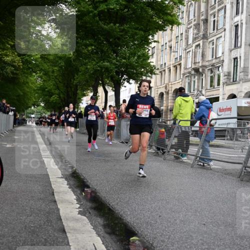 14.06.2026 - REWE Women's Run J. Mangold http://msf.ph/oto/9770123 14.06.2026 09:55:05 Ziel 10150, 10598, 11300, 11443 meine-sportfotos.de