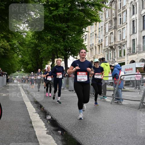 14.06.2026 - REWE Women's Run J. Mangold http://msf.ph/oto/9770286 14.06.2026 09:55:34 Ziel 10285, 10546, 10623, 10745, 10796, 10874, 10882, 11409 meine-sportfotos.de