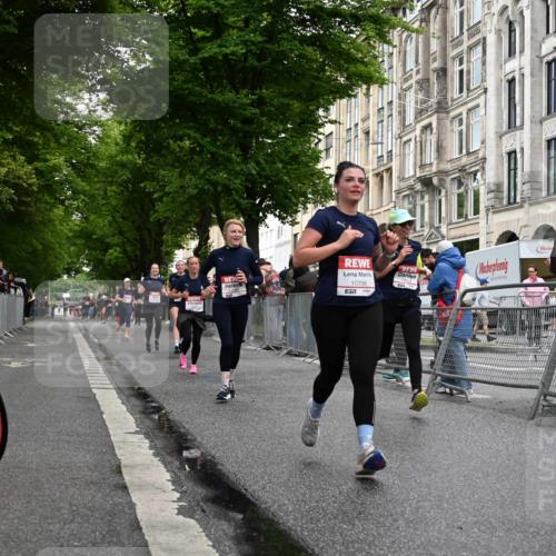 14.06.2026 - REWE Women's Run J. Mangold http://msf.ph/oto/9770290 14.06.2026 09:55:34 Ziel 10285, 10546, 10623, 10745, 10796, 10874, 10882, 11409 meine-sportfotos.de