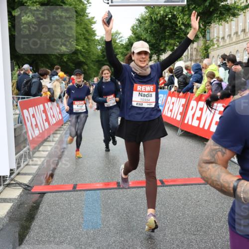 14.06.2026 - REWE Women's Run Strokosch-Dieckow http://msf.ph/oto/9770304 14.06.2026 09:54:14 Ziel 10012, 10236, 10334, 10356, 10363, 10434, 10778, 10783, 10847, 11049, 11050, 11184, 11315, 11387, 11389, 11429, 11433, 11502 meine-sportfotos.de