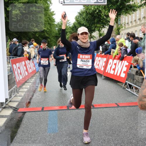 14.06.2026 - REWE Women's Run Strokosch-Dieckow http://msf.ph/oto/9770319 14.06.2026 09:54:14 Ziel 10012, 10236, 10334, 10356, 10363, 10434, 10778, 10783, 10847, 11049, 11050, 11184, 11315, 11387, 11389, 11429, 11433, 11502 meine-sportfotos.de
