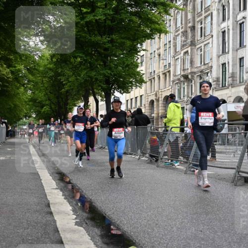 14.06.2026 - REWE Women's Run J. Mangold http://msf.ph/oto/9770371 14.06.2026 09:55:58 Ziel 10211, 10451, 10563, 10737, 10757, 10816, 10838, 10923, 11491, 11526 meine-sportfotos.de