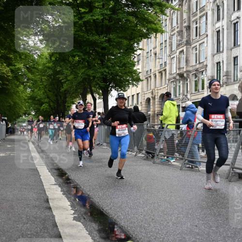 14.06.2026 - REWE Women's Run J. Mangold http://msf.ph/oto/9770374 14.06.2026 09:55:59 Ziel 10122, 10563, 10737, 10757, 10816, 10838, 10923, 11491, 11526 meine-sportfotos.de