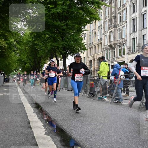 14.06.2026 - REWE Women's Run J. Mangold http://msf.ph/oto/9770376 14.06.2026 09:55:59 Ziel 10122, 10563, 10737, 10757, 10816, 10838, 10923, 11491, 11526 meine-sportfotos.de