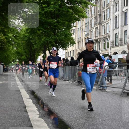 14.06.2026 - REWE Women's Run J. Mangold http://msf.ph/oto/9770386 14.06.2026 09:56:00 Ziel 10122, 10563, 10737, 10757, 10774, 10816, 10838, 10867, 10923, 11383, 11491, 11526 meine-sportfotos.de