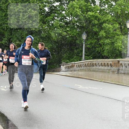 14.06.2026 - REWE Women's Run Dr. Thomas Lammeyer http://msf.ph/oto/9770399 14.06.2026 09:47:49 Laufen 10213, 657 meine-sportfotos.de