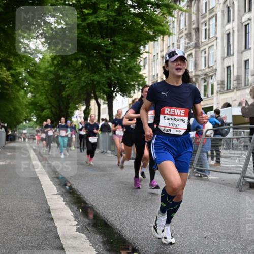 14.06.2026 - REWE Women's Run J. Mangold http://msf.ph/oto/9770400 14.06.2026 09:56:01 Ziel 10122, 10563, 10737, 10757, 10774, 10816, 10838, 10867, 10923, 10969, 11383, 11491, 11526 meine-sportfotos.de
