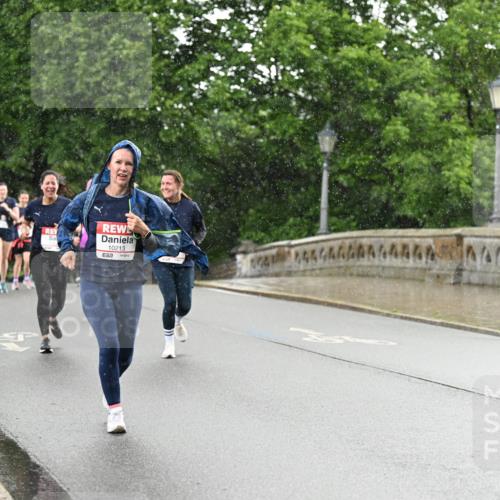 14.06.2026 - REWE Women's Run Dr. Thomas Lammeyer http://msf.ph/oto/9770401 14.06.2026 09:47:49 Laufen 10213, 7 meine-sportfotos.de