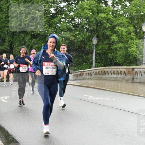 14.06.2026 - REWE Women's Run Dr. Thomas Lammeyer http://msf.ph/oto/9770407 14.06.2026 09:47:50 Laufen 10057, 10213 meine-sportfotos.de