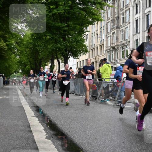 14.06.2026 - REWE Women's Run J. Mangold http://msf.ph/oto/9770418 14.06.2026 09:56:02 Ziel 10122, 10304, 10563, 10737, 10757, 10774, 10816, 10838, 10867, 10969, 11383, 11428, 11491, 11515, 11526 meine-sportfotos.de