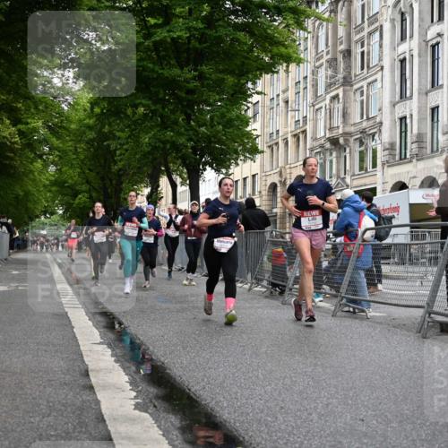 14.06.2026 - REWE Women's Run J. Mangold http://msf.ph/oto/9770428 14.06.2026 09:56:03 Ziel 10098, 10122, 10304, 10563, 10737, 10757, 10774, 10816, 10838, 10867, 10969, 11383, 11399, 11428, 11491, 11515, 11526 meine-sportfotos.de