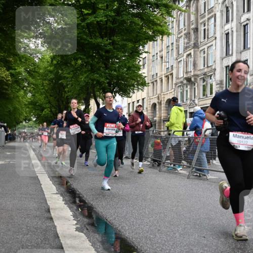14.06.2026 - REWE Women's Run J. Mangold http://msf.ph/oto/9770451 14.06.2026 09:56:05 Ziel 10098, 10112, 10122, 10304, 10563, 10757, 10774, 10838, 10867, 10969, 11383, 11399, 11428, 11515, 11526 meine-sportfotos.de