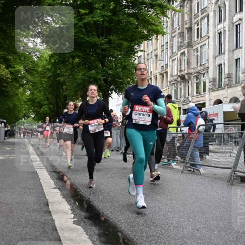 14.06.2026 - REWE Women's Run J. Mangold http://msf.ph/oto/9770460 14.06.2026 09:56:05 Ziel 10098, 10112, 10122, 10304, 10563, 10757, 10774, 10838, 10867, 10969, 11383, 11399, 11428, 11515, 11526 meine-sportfotos.de