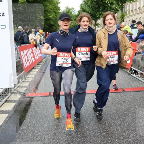 14.06.2026 - REWE Women's Run Strokosch-Dieckow http://msf.ph/oto/9770461 14.06.2026 09:54:15 Ziel 10012, 10236, 10334, 10356, 10363, 10434, 10778, 10783, 11049, 11050, 11184, 11315, 11387, 11389, 11429, 11433, 11502 meine-sportfotos.de