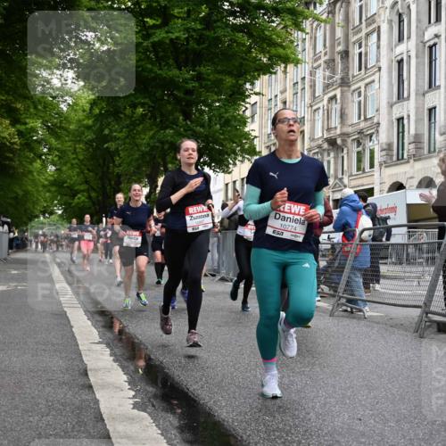 14.06.2026 - REWE Women's Run J. Mangold http://msf.ph/oto/9770465 14.06.2026 09:56:06 Ziel 10098, 10112, 10122, 10265, 10304, 10563, 10736, 10757, 10774, 10838, 10867, 10969, 11383, 11399, 11428, 11515, 11526 meine-sportfotos.de