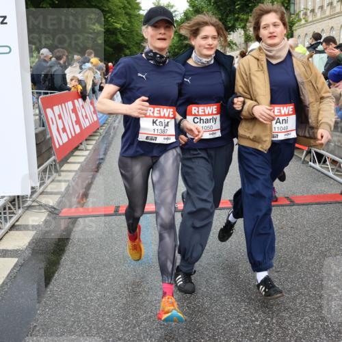 14.06.2026 - REWE Women's Run Strokosch-Dieckow http://msf.ph/oto/9770472 14.06.2026 09:54:15 Ziel 10012, 10236, 10334, 10356, 10363, 10434, 10778, 10783, 11049, 11050, 11184, 11315, 11387, 11389, 11429, 11433, 11502 meine-sportfotos.de