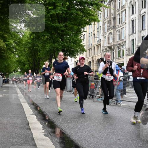 14.06.2026 - REWE Women's Run J. Mangold http://msf.ph/oto/9770478 14.06.2026 09:56:07 Ziel 10098, 10112, 10122, 10265, 10304, 10736, 10757, 10774, 10845, 10867, 10969, 11383, 11399, 11428, 11515, 11526 meine-sportfotos.de