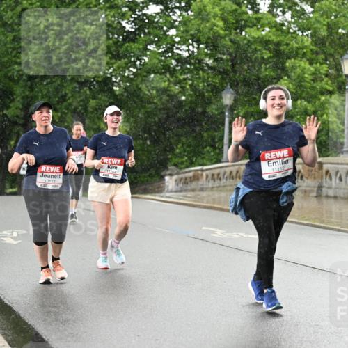 14.06.2026 - REWE Women's Run Dr. Thomas Lammeyer http://msf.ph/oto/9770503 14.06.2026 09:48:07 Laufen 11264, 10113, 57, 11112, 7 meine-sportfotos.de