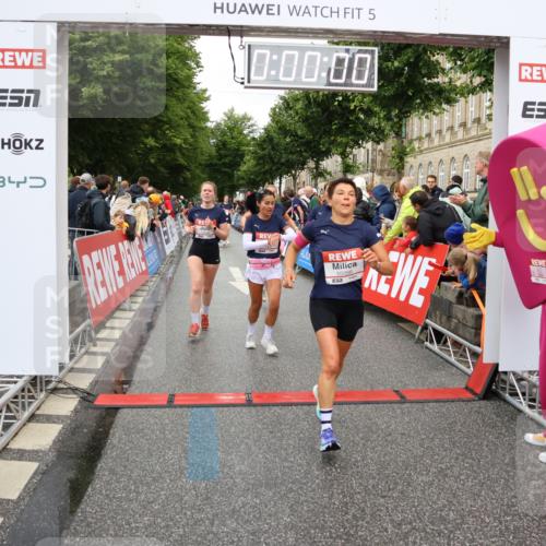 14.06.2026 - REWE Women's Run Strokosch-Dieckow http://msf.ph/oto/9770510 14.06.2026 09:54:17 Ziel 10012, 10236, 10334, 10356, 10363, 10434, 10778, 10783, 11049, 11050, 11315, 11387, 11389, 11429, 11433, 11502 meine-sportfotos.de