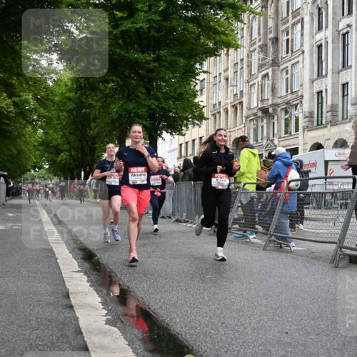 14.06.2026 - REWE Women's Run J. Mangold http://msf.ph/oto/9770519 14.06.2026 09:56:11 Ziel 10098, 10112, 10234, 10265, 10304, 10682, 10736, 10845, 10969, 11399, 11428, 11515 meine-sportfotos.de