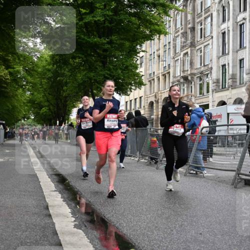 14.06.2026 - REWE Women's Run J. Mangold http://msf.ph/oto/9770530 14.06.2026 09:56:12 Ziel 10098, 10112, 10234, 10265, 10304, 10682, 10736, 10845, 11399, 11428, 11515 meine-sportfotos.de