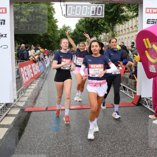 14.06.2026 - REWE Women's Run Strokosch-Dieckow http://msf.ph/oto/9770563 14.06.2026 09:54:18 Ziel 10012, 10334, 10356, 10363, 10434, 10778, 10783, 11049, 11050, 11315, 11387, 11389, 11429, 11433, 11502 meine-sportfotos.de
