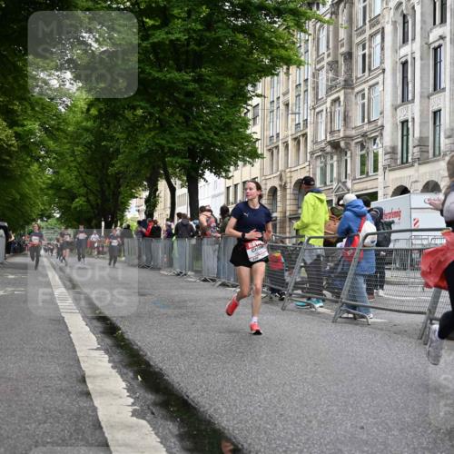 14.06.2026 - REWE Women's Run J. Mangold http://msf.ph/oto/9770565 14.06.2026 09:56:14 Ziel 10018, 10112, 10234, 10265, 10682, 10736, 10845 meine-sportfotos.de