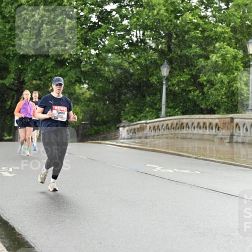 14.06.2026 - REWE Women's Run Dr. Thomas Lammeyer http://msf.ph/oto/9770582 14.06.2026 09:48:15 Laufen 10655, 557 meine-sportfotos.de