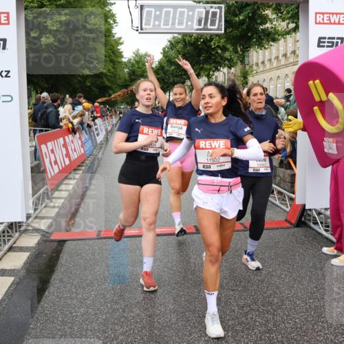 14.06.2026 - REWE Women's Run Strokosch-Dieckow http://msf.ph/oto/9770589 14.06.2026 09:54:18 Ziel 10012, 10334, 10356, 10363, 10434, 10778, 10783, 11049, 11050, 11315, 11387, 11389, 11429, 11433, 11502 meine-sportfotos.de
