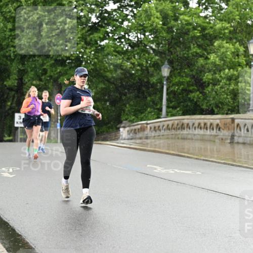 14.06.2026 - REWE Women's Run Dr. Thomas Lammeyer http://msf.ph/oto/9770592 14.06.2026 09:48:15 Laufen 3, 0655 meine-sportfotos.de