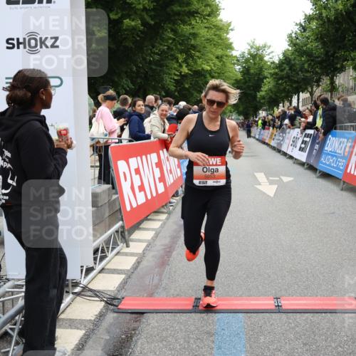 14.06.2026 - REWE Women's Run Strokosch-Dieckow http://msf.ph/oto/9770597 14.06.2026 10:56:36 Ziel 5140, 5244, 5245, 5556, 5953 meine-sportfotos.de
