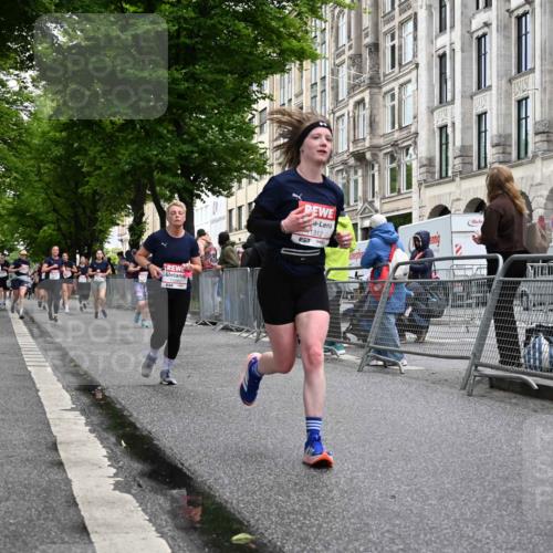 14.06.2026 - REWE Women's Run J. Mangold http://msf.ph/oto/9770647 14.06.2026 09:56:35 Ziel 11214, 11283, 11312, 11436 meine-sportfotos.de