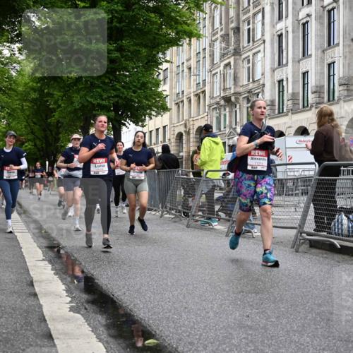 14.06.2026 - REWE Women's Run J. Mangold http://msf.ph/oto/9770663 14.06.2026 09:56:40 Ziel 10167, 10479, 10773, 11055, 11132, 11214, 11283, 11302, 11436, 11509, 11535 meine-sportfotos.de