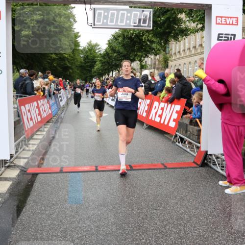 14.06.2026 - REWE Women's Run Strokosch-Dieckow http://msf.ph/oto/9770669 14.06.2026 09:54:23 Ziel 10012, 10235, 10356, 10363, 10434, 10899, 11395, 11502 meine-sportfotos.de