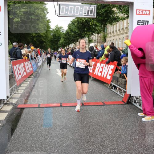 14.06.2026 - REWE Women's Run Strokosch-Dieckow http://msf.ph/oto/9770704 14.06.2026 09:54:23 Ziel 10012, 10235, 10356, 10363, 10434, 10899, 11395, 11502 meine-sportfotos.de