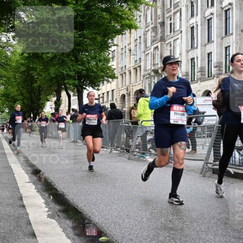 14.06.2026 - REWE Women's Run J. Mangold http://msf.ph/oto/9770718 14.06.2026 09:56:46 Ziel 10167, 10253, 10287, 10463, 10479, 10740, 10773, 10844, 11055, 11132, 11302, 11344, 11509, 11535 meine-sportfotos.de