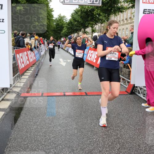 14.06.2026 - REWE Women's Run Strokosch-Dieckow http://msf.ph/oto/9770720 14.06.2026 09:54:24 Ziel 10012, 10235, 10356, 10363, 10434, 10899, 11395, 11502 meine-sportfotos.de