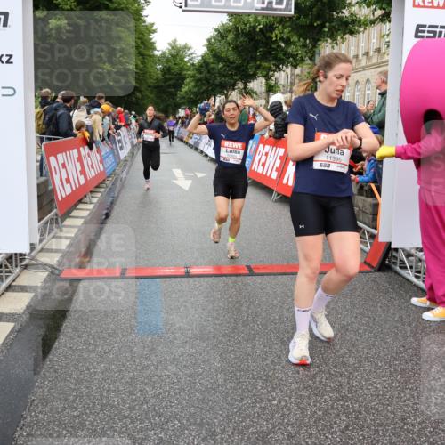 14.06.2026 - REWE Women's Run Strokosch-Dieckow http://msf.ph/oto/9770733 14.06.2026 09:54:24 Ziel 10012, 10235, 10356, 10363, 10434, 10899, 11395, 11502 meine-sportfotos.de