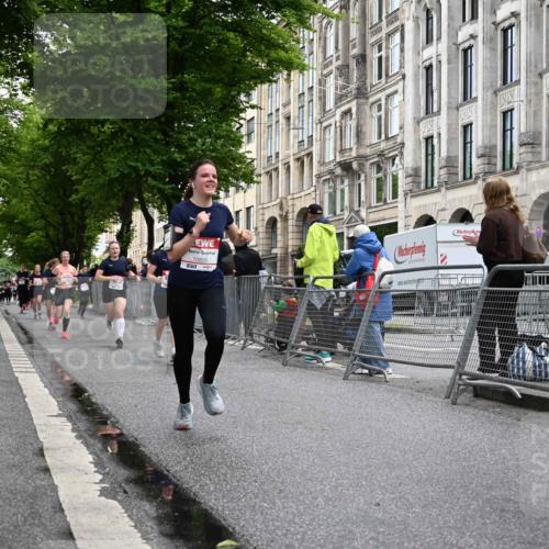 14.06.2026 - REWE Women's Run J. Mangold http://msf.ph/oto/9770791 14.06.2026 09:56:59 Ziel 10131, 10385, 10543, 10611, 10835, 10926, 10976, 11183, 11304 meine-sportfotos.de