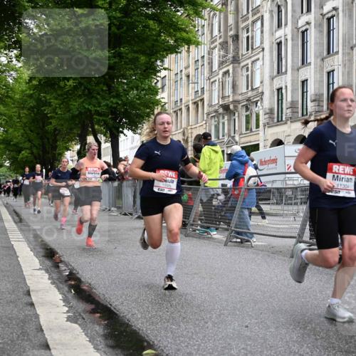 14.06.2026 - REWE Women's Run J. Mangold http://msf.ph/oto/9770814 14.06.2026 09:57:02 Ziel 10075, 10226, 10385, 10611, 10835, 10901, 10926, 10976, 11183, 11304 meine-sportfotos.de
