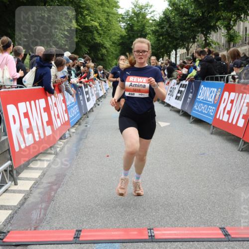 14.06.2026 - REWE Women's Run Strokosch-Dieckow http://msf.ph/oto/9770817 14.06.2026 10:56:26 Ziel 5140, 5244, 5245, 5556, 5818, 5868 meine-sportfotos.de