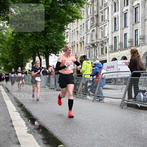 14.06.2026 - REWE Women's Run J. Mangold http://msf.ph/oto/9770823 14.06.2026 09:57:03 Ziel 10075, 10226, 10835, 10901, 10976, 11183, 11304 meine-sportfotos.de