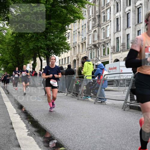 14.06.2026 - REWE Women's Run J. Mangold http://msf.ph/oto/9770827 14.06.2026 09:57:04 Ziel 10075, 10226, 10802, 10901, 10976, 11183, 11304 meine-sportfotos.de