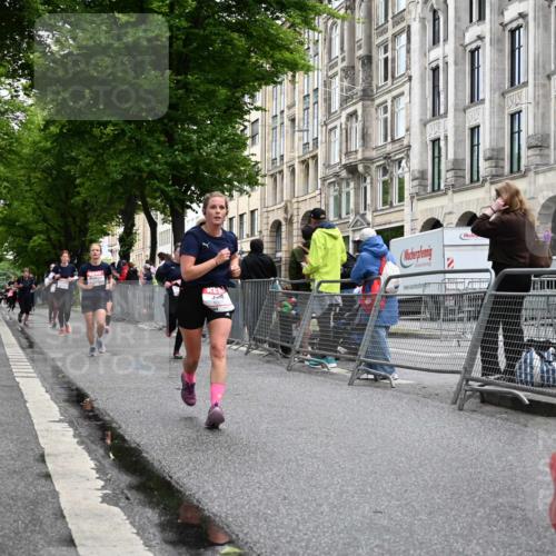 14.06.2026 - REWE Women's Run J. Mangold http://msf.ph/oto/9770830 14.06.2026 09:57:04 Ziel 10075, 10226, 10802, 10901, 10976, 11183, 11304 meine-sportfotos.de