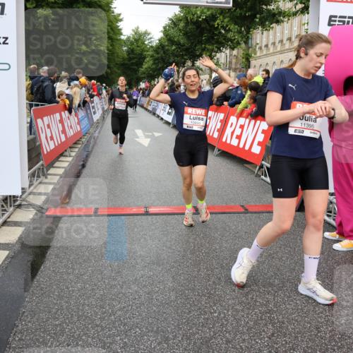 14.06.2026 - REWE Women's Run Strokosch-Dieckow http://msf.ph/oto/9770833 14.06.2026 09:54:25 Ziel 10012, 10063, 10235, 10363, 10434, 10899, 11395, 11502 meine-sportfotos.de